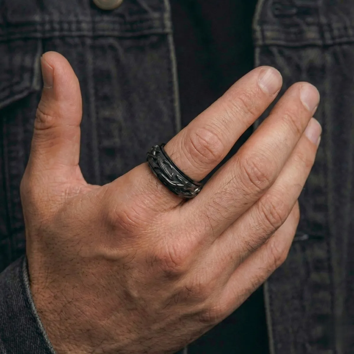 Black Spinner Thorns Ring - Image 2