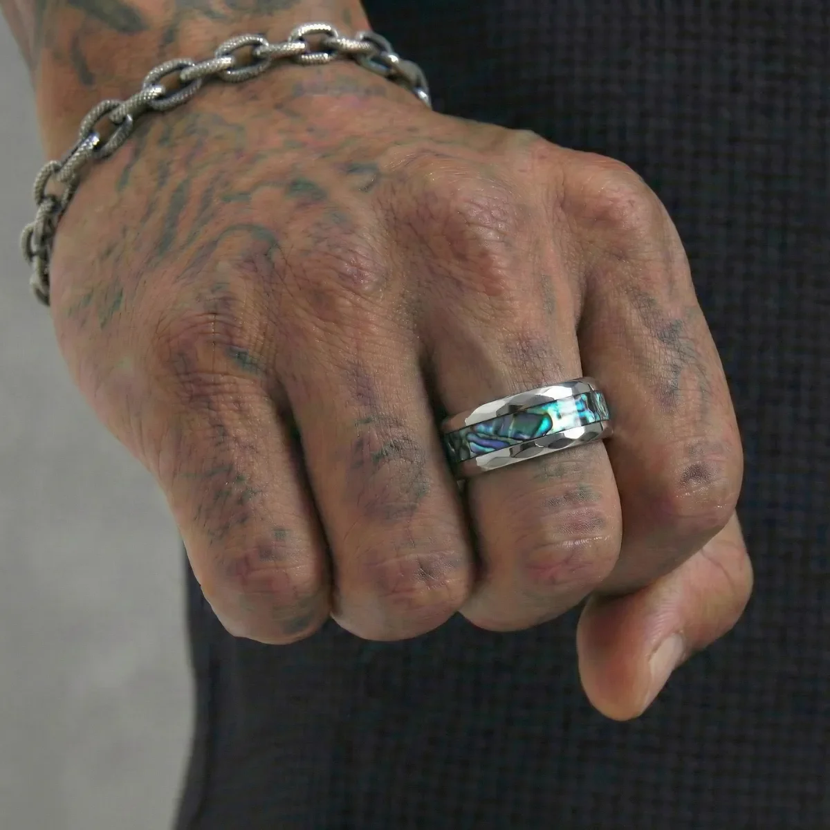 Men‘s Polished Silver Abalone Ring - Image 2