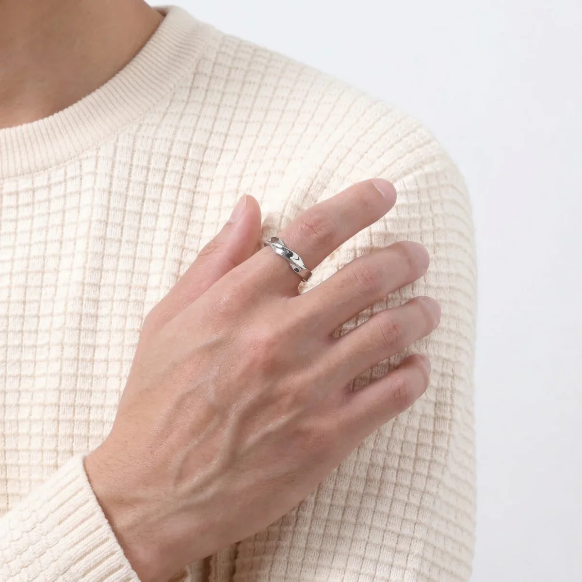 Mobius Strip Ring - Image 3
