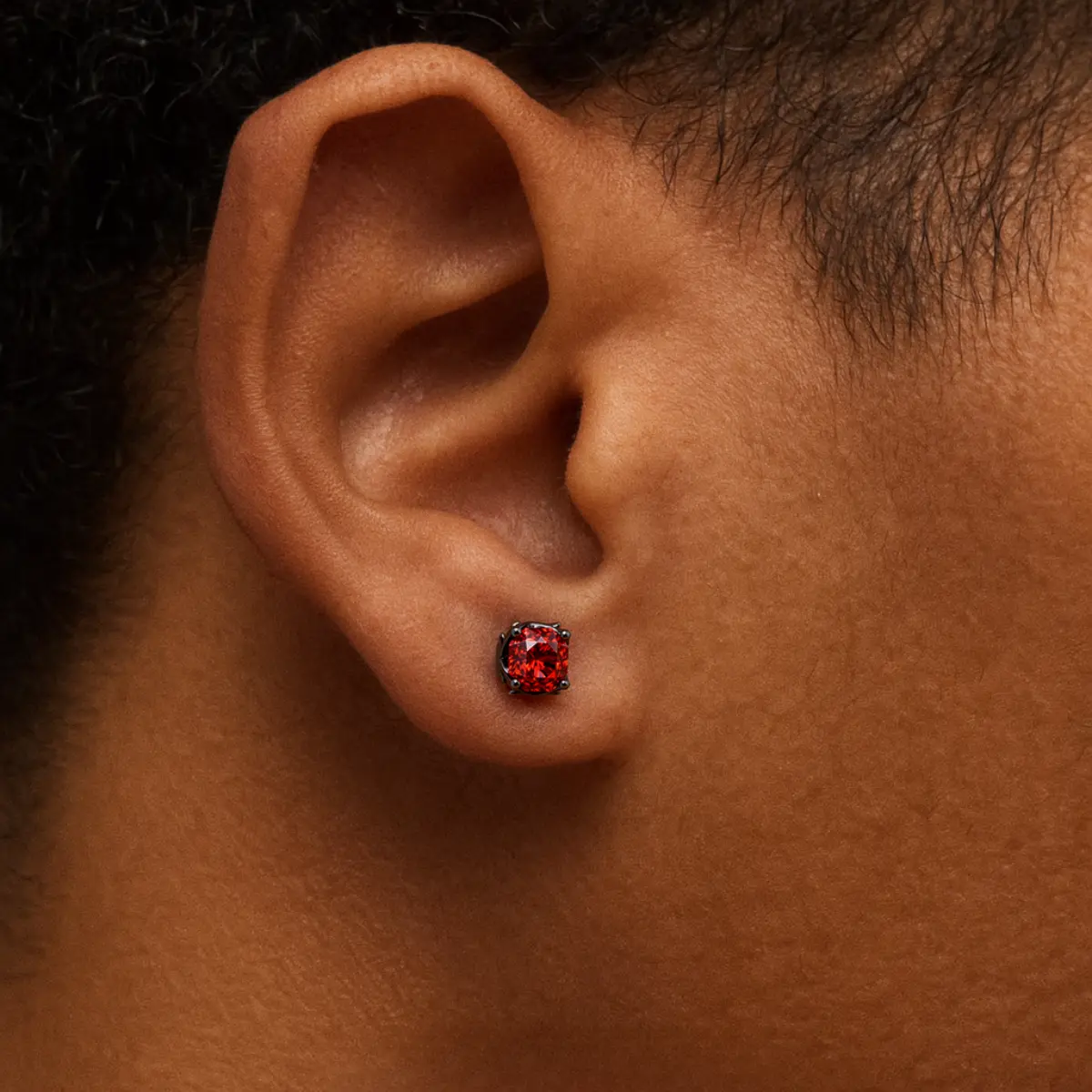 Prong Thorn Round Cut Diamond Stud Earrings