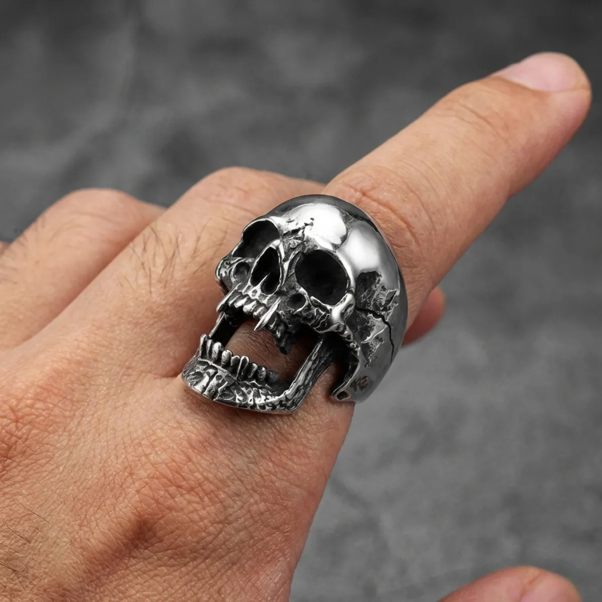 Vampire Skull Ring - Image 2