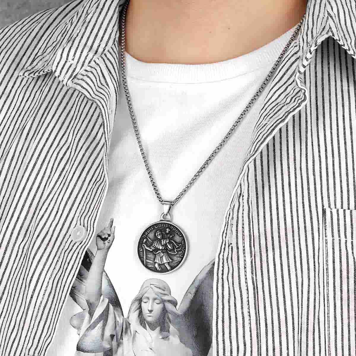 Vintage St. Christopher Medallion Necklace - Image 4